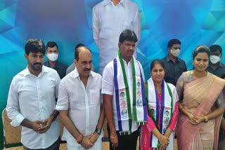 chilakaluripet tdp zptc candidate joined in ycp