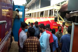 accident  തിരുവല്ലയിൽ വാഹനാപകടം; രണ്ട് പേർ മരിച്ചു  തിരുവല്ലയിൽ വാഹനാപകടം  തിരുവല്ല  എം.സി. റോഡ്  ഇടിഞ്ഞില്ലം ജംഗ്ഷൻ  കെ.എസ്.ആർ.ടി.സി. ബസ്  കെ.എസ്.ആർ.ടി.സി.  accident in thiruvalla; two died  accident in thiruvalla  ksrtc  ksrtc accident  accident in thiruvalla