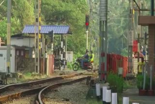 ഗുരുവായൂരിൽ റെയിൽവെ മേല്‍പ്പാലം  Railway overbridge at Guruvayur  നാളെ നിർമാണോദ്‌ഘാടനം  മുഖ്യമന്ത്രി പിണറായി വിജയൻ