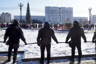 Scuffles break out as Navalny supporters gather to protest his arrest