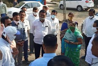 Remove encroachment on main road in Jalgaon city, instructions given by the mayor