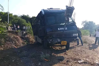 police vehicle overturns in Agar Malwa