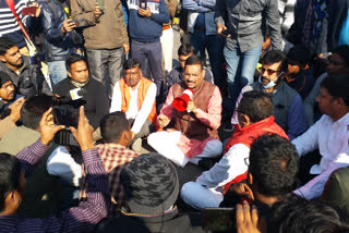 BJP opposes lathi charge on contract workers