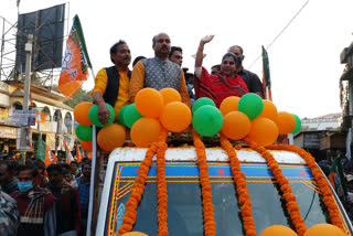 wb_brmh_01_bharati ghosh road show in parui birbhum_7203424