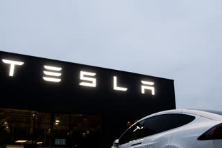 Tesla likely to set up company in Gujarat, Tesla in Gujarat, Tesla company in Gujarat, Automobile news, automobile company in Gujarat, Gujarat government on Tesla, india tesla car plant, where is tesla car manufacturing unit in india, tesla car manufacturing unit in india, where is tesla car manufacturing plant in india, tesla gujarat plant, குஜராத்தில் டெஸ்லா, டெஸ்லா இந்தியா, டெஸ்லா இந்திய தொழிற்சாலை, டெஸ்லா தொழிற்சாலை, டெஸ்லா இந்திய தலைமை அலுவலகம், டெஸ்லா மோட்டார்ஸ்