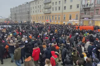 Pro Navalny protesters