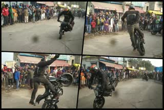 Bike riders dangerous stunts  Bike riders dangerous stunts Singhu border  dangerous stunts at Singhu border  Singhu border Bike stunts