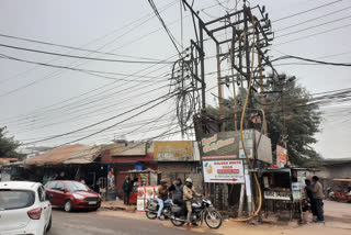 Electrical wiring network at Khurram Nagar intersection