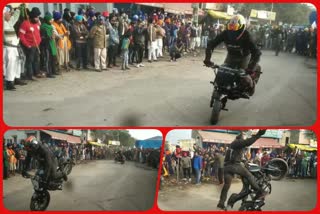 Singhu border bike stunts  dangerous bike stunts Singhu border  bike stunts Singhu border