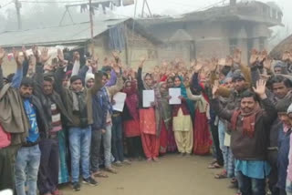 people protest against BLO and BDO in bettiah