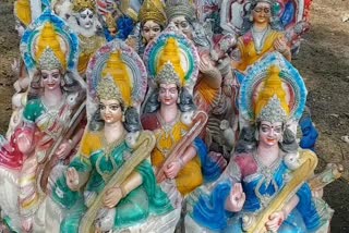 rajasthani sculptor is making idols of maa saraswati in koderma