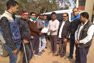 divyang mla forum handed over demand letter to mla in jamshedpur