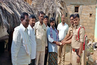 Gudibanda SI in Anantapur district expressed generosity