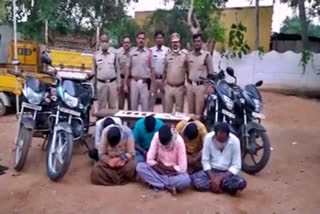 Six arrested for playing hen bet in Narpala zone of Anantapur district
