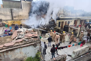 fire in yusuf sarai gandhi  guest house