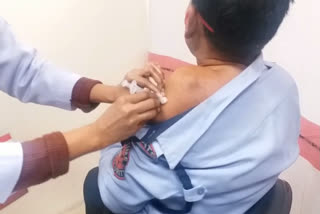 delhi covid vaccination on sixth day