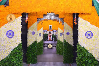 pandharpur Vitthal-Rukmini temple decorated in tricolour theme