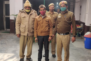 Delhi police arrested accused of murder case in Karawal Nagar