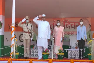 minister-jai-singh-agrawal-hoisted-flag-in-gorella-pendra-marwahi