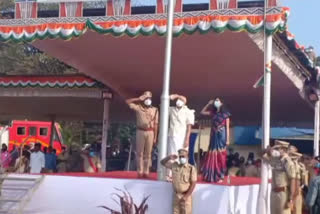 Republic Day Palakkad  Minister K Krishnankutty hoisted national flag  റിപ്പബ്ലിക് ദിനാഘോഷം  മന്ത്രി കെ. കൃഷ്‌ണന്‍കുട്ടി ദേശീയ പതാക ഉയര്‍ത്തി  പൊതുജനങ്ങളെ ഉൾപ്പെടുത്താതെയാണ് റിപ്പബ്ലിക് ദിനാഘോഷം  പാലക്കാട്
