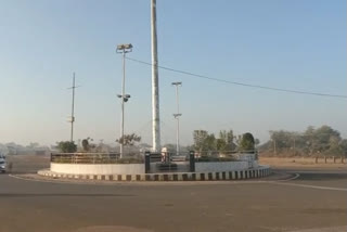 tricolor not waved at Pratapgarh tricolor intersection, प्रतापगढ़ तिरंगे चौराहे पर नहीं लहराया तिरंगा