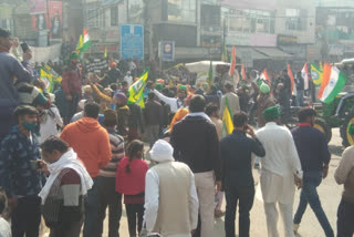 Najafgarh tractor prade  farmers tractor parade  farmers tractor parade delhi  Protesting farmers angry  angry farmers tractor parade  angry farmers tractor parade Najafgarh