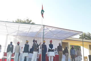 SDM hoisted flag in Lohawat, लोहावट में एसडीएम ने किया ध्वजारोहण