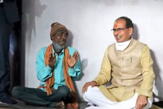 Madhya Pradesh CM dines with tribal man