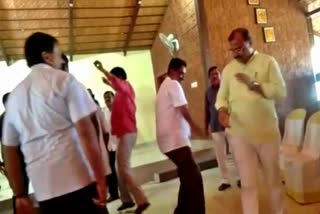 BJP corporates dance