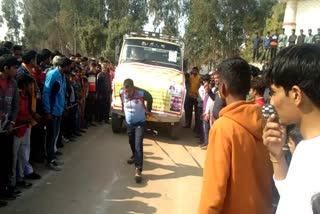 wrestler-bijender-singh-pulled-100-meter-three-ton-truck-for-awareness-against-drugs