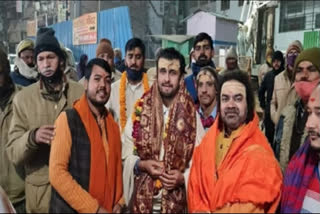 Singer Sonu Nigam visits Kashi Vishwanath Dham  കാശി വിശ്വനാഥ ക്ഷേത്ര ദര്‍ശനം നടത്തി സോനു നിഗം  സോനു നിഗം വാര്‍ത്തകള്‍  ഗായകന്‍ സോനു നിഗം വാര്‍ത്തകള്‍  Singer Sonu Nigam latest news  Singer Sonu Nigam films  Singer Sonu Nigam songs news