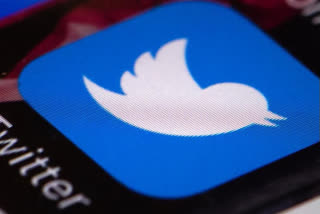 Twitter suspends over 550 accounts