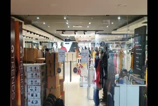 theft-in-binaka-mall-of-jagdalpur