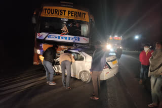 accident in NH-8, accident in NH-8 in rajsamand, bus crashed into car