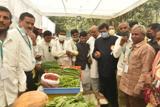 नांदेडच्या रयत बाजाराला उत्तम प्रतिसाद