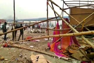 Panipat police removes farmers tents from toll plaza