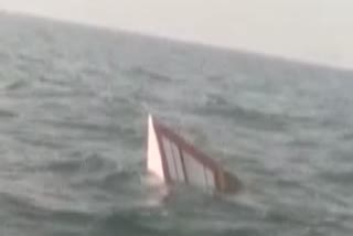 boat-overturned-in-sea