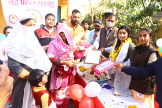 Anjali Birla daughter of om birla,  worshiped 11 newly born girls