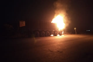 Truck parked on roadside caught fire in seraikela