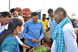 We will further develop the vanti mamidi market says siddipet collector