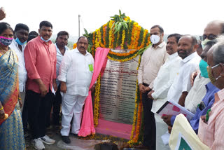 MLA Sandra venkata veeraiah laying the foundation stone for the check dam on Kattaleru in khammam district