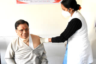 hisar MLA Dr. Kamal Gupta got vaccine