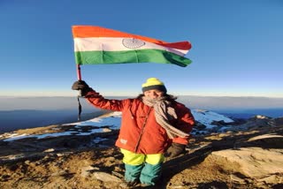 mountaineer Shivangi Pathak hoisted tirangaa