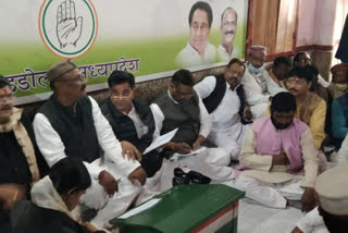 Mukul Wasnik met congress workers in Shahdol