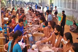 prasadam distribution during  gavimatt maharathostava