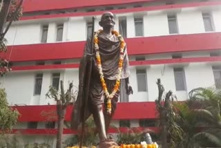 mahatma gandhi martyrs day celebrated by left congress