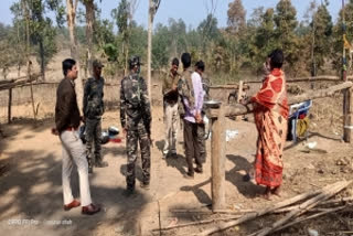 Jharkhand man kills mother  Man kills mother  Chaibasa news  Man cooks chicken on pye  Jojoguttu village  Manoharpur police station  അമ്മയെ കൊലപ്പെടുത്തി  ചിതയിൽ ചിക്കൻ കറി വെച്ച്‌ യുവാവ്‌  ദേശിയ വാർത്ത  national news