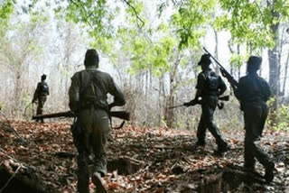 Two shot dead by suspected Maoists  Maoists gunned down in Odisha  Maoists in Odisha village  மாவோயிஸ்டுகள்  சுட்டுக்கொலை  ஒடிசா