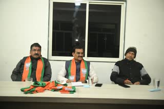 vd-sharma-held-a-meeting-with-the-district-heads-of-ujjain-division