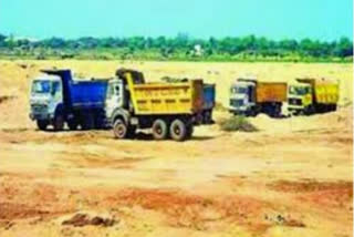 FIR against 11 people in illegal mining case in Hoshangabad